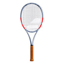 Babolat Pure Strike 97 Gen4 — raquete inclinada, design preto com detalhes branco e vermelho